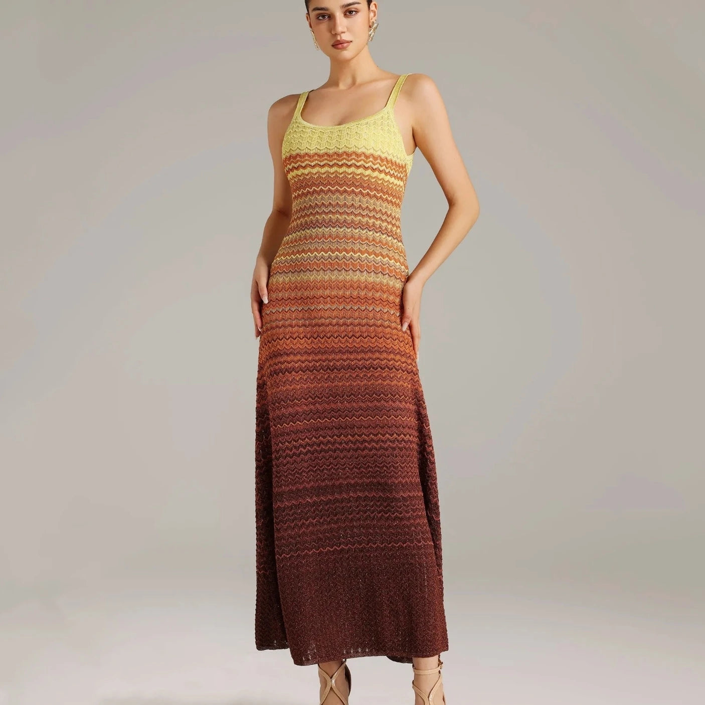 Vestido largo con patrón zigzag amarillo naranja