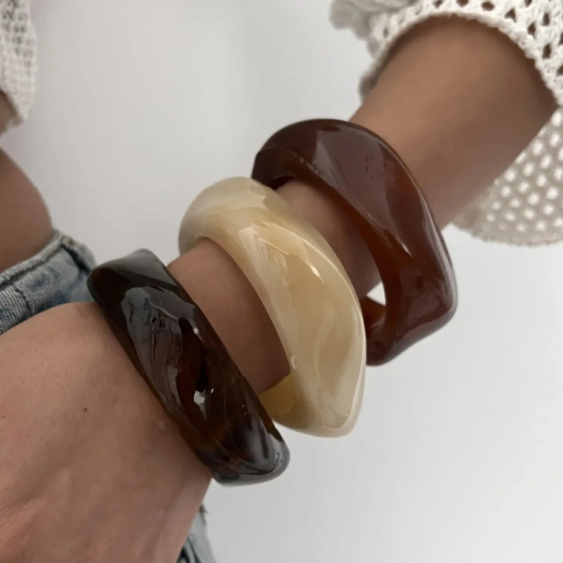 Brazalete de forma irregular de acrílico / Varios colores