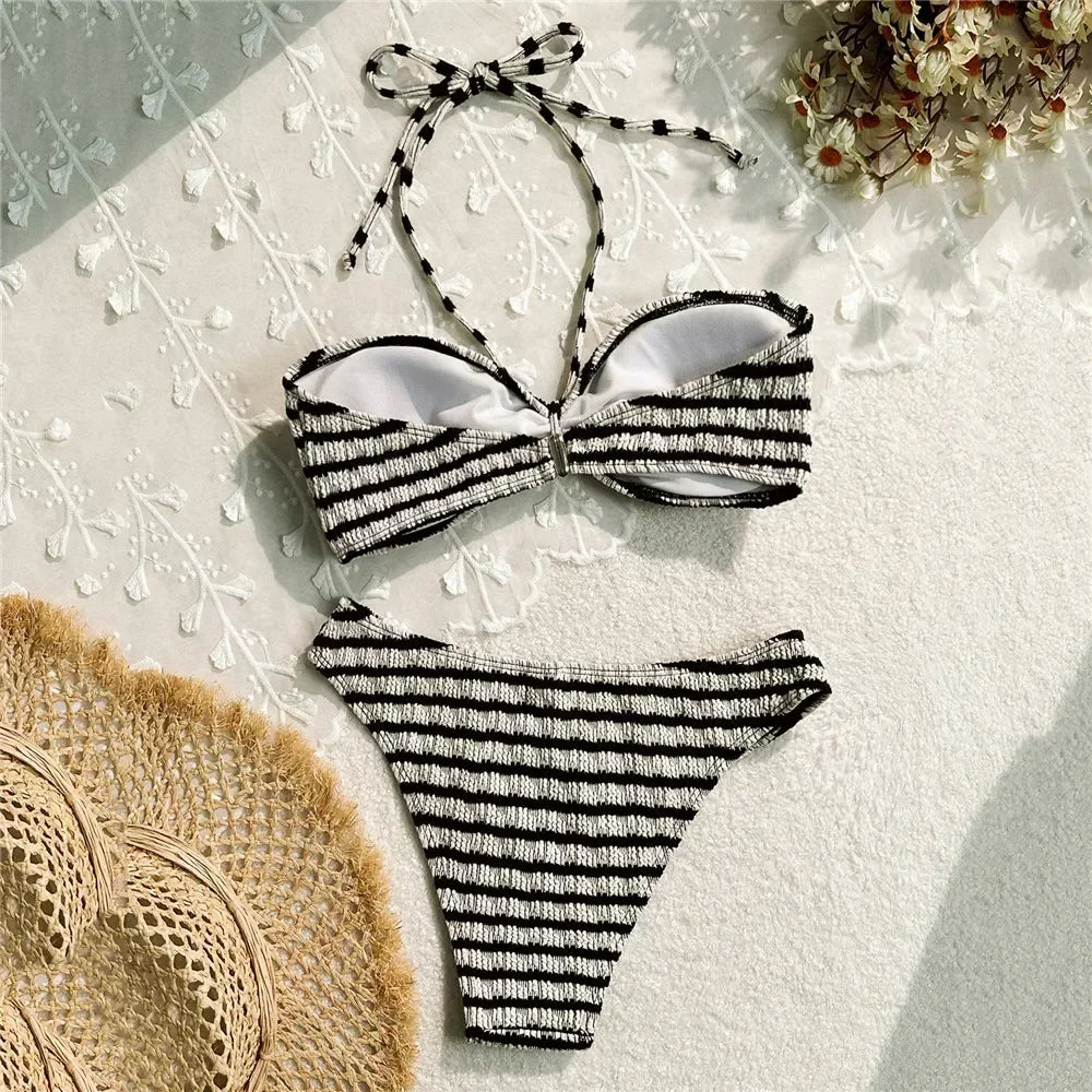Bikini bandeau con estampado de rayas cuello halter / Varios colores