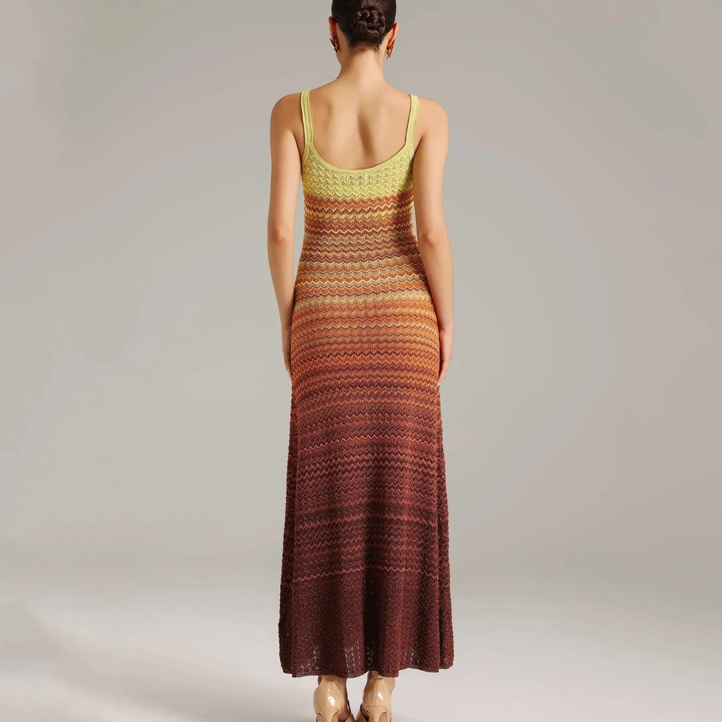 Vestido largo con patrón zigzag amarillo naranja
