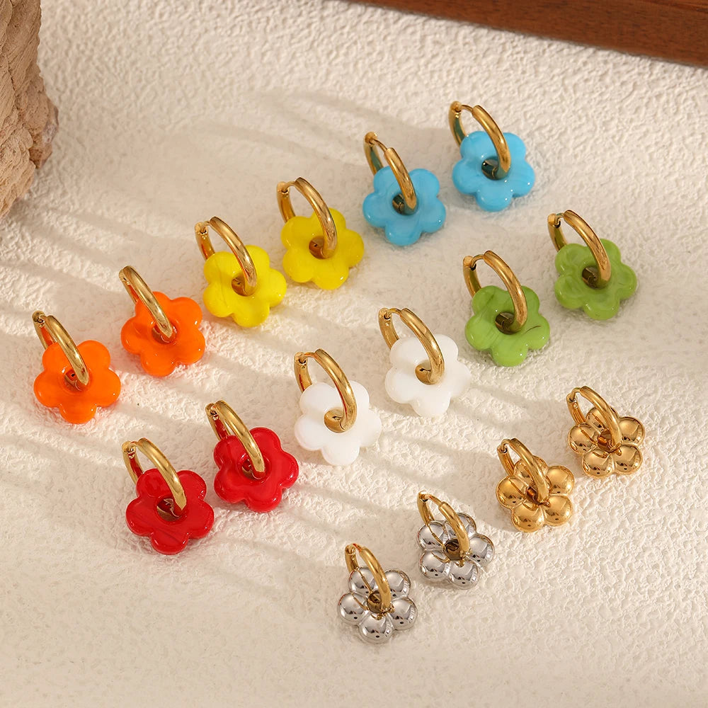 Aretes de aro de acero inoxidable con forma de flor de color / Varios colores