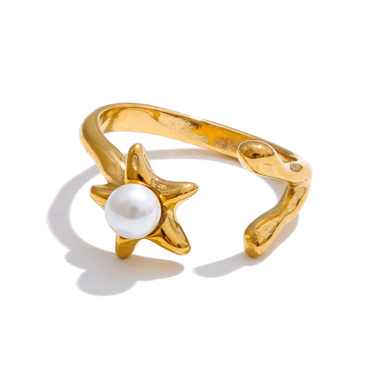 Anillo abierto con flor de perla simulada