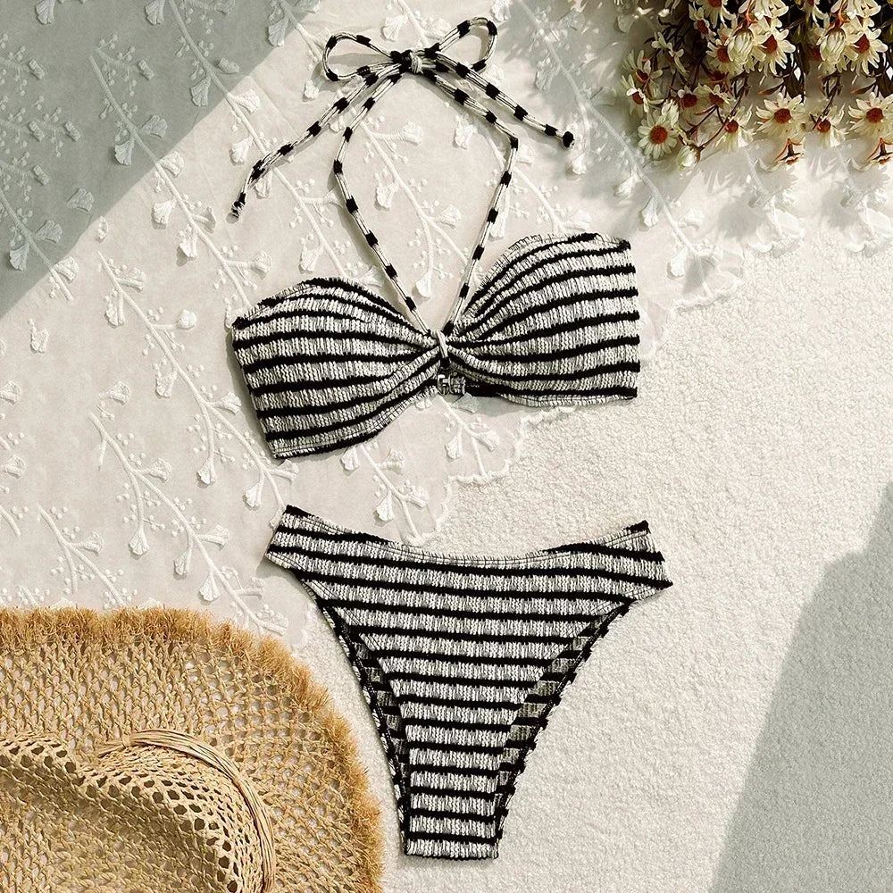 Bikini bandeau con estampado de rayas cuello halter / Varios colores