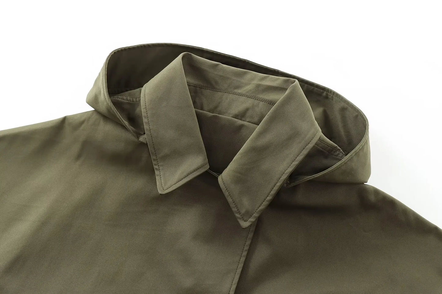 Chaqueta con capucha rompe-vientos