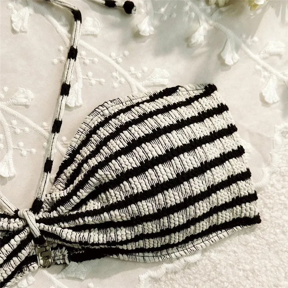 Bikini bandeau con estampado de rayas cuello halter / Varios colores