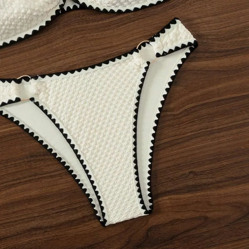 Bikini acanalado con cuello halter corte alto
