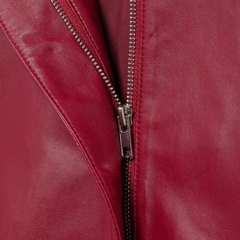 Chaqueta corta borgoña de piel sintética