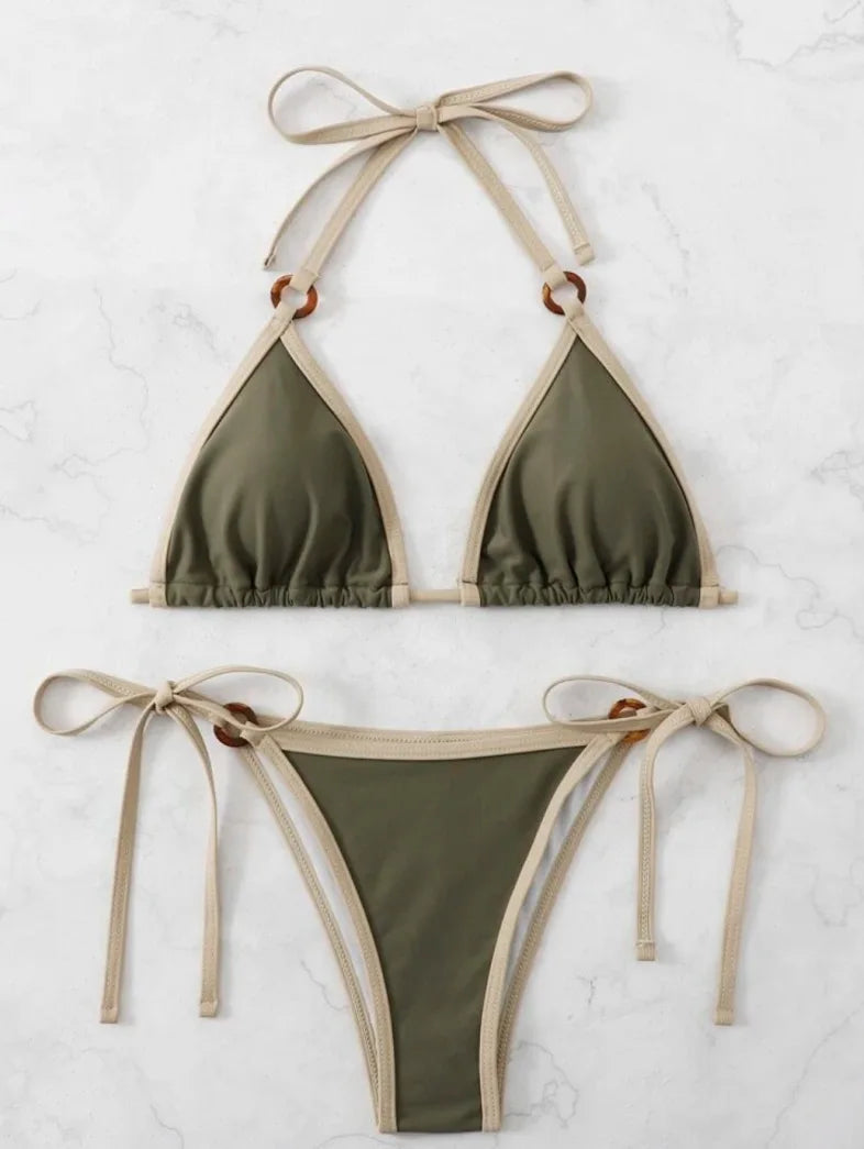 Bikini con aros y cuello halter