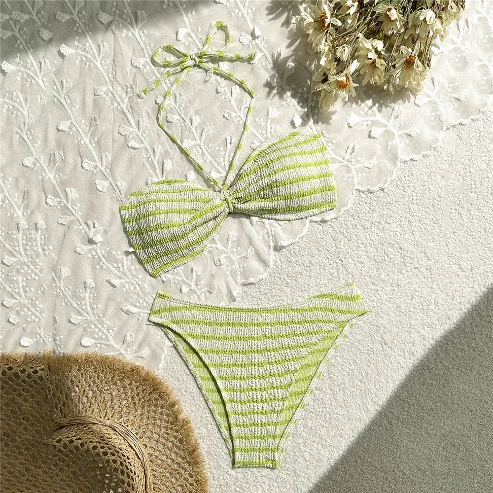 Bikini bandeau con estampado de rayas cuello halter / Varios colores
