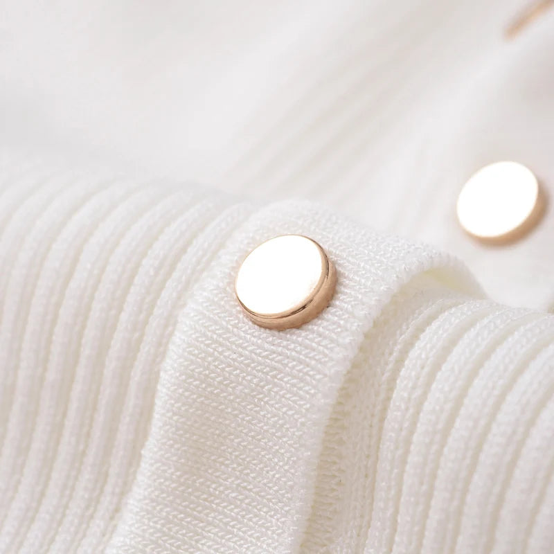 Top estilo chaleco blanco con botones