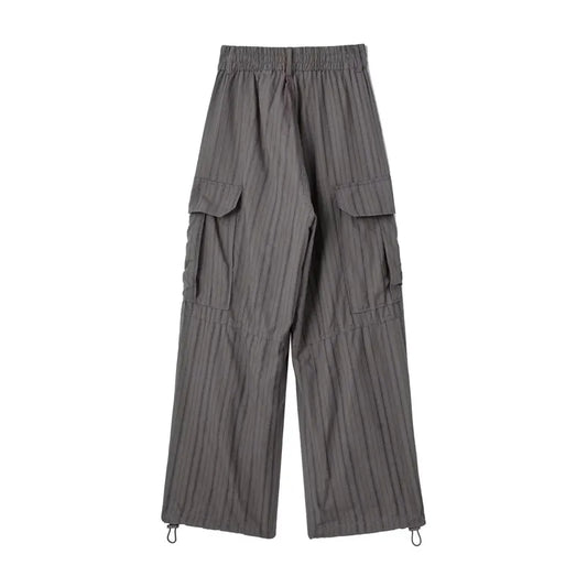 Pantalón estilo cargo a rayas de costuras
