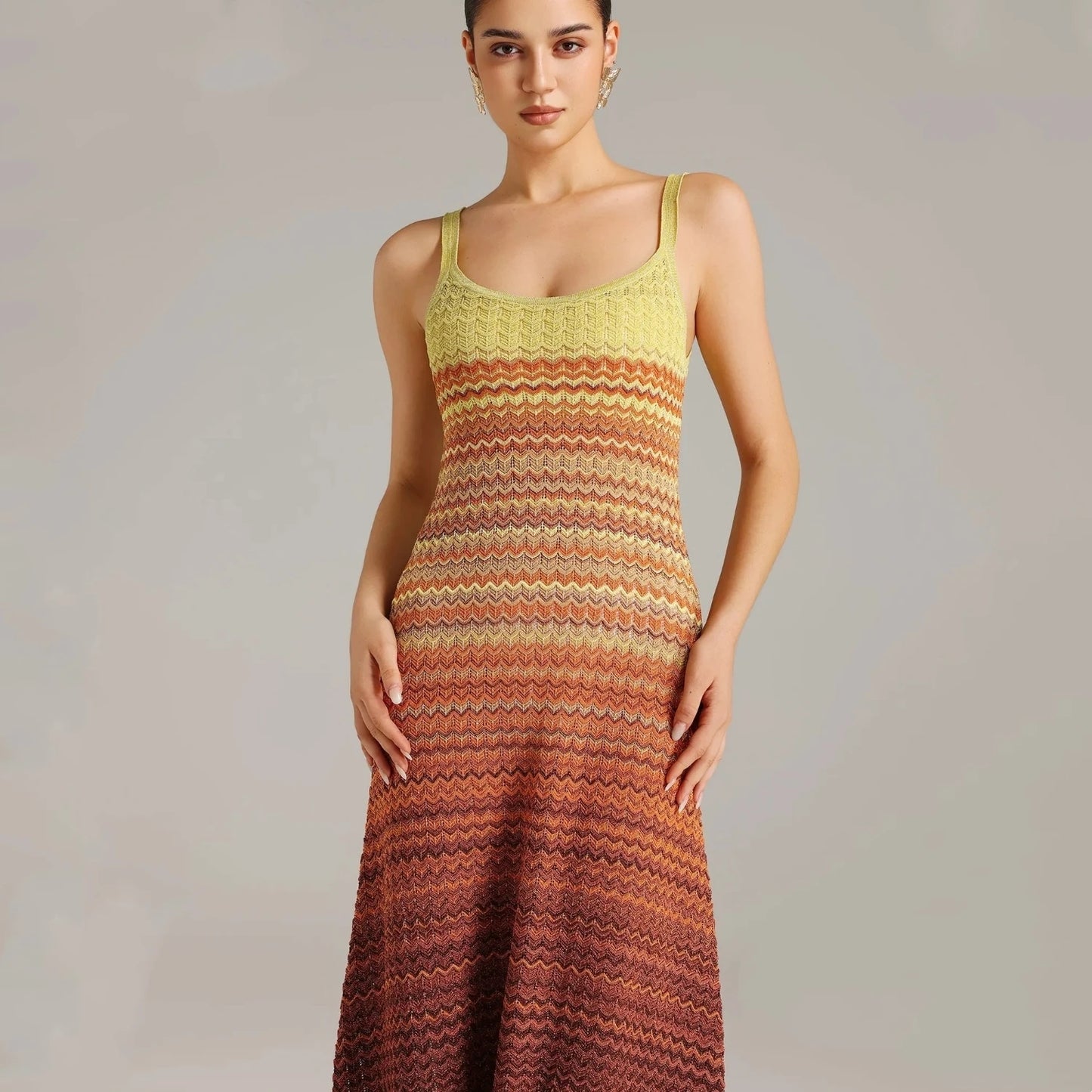 Vestido largo con patrón zigzag amarillo naranja