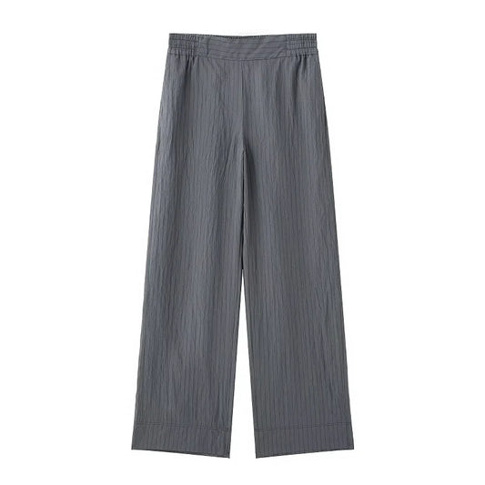 Pantalón a rayas estilo plisado